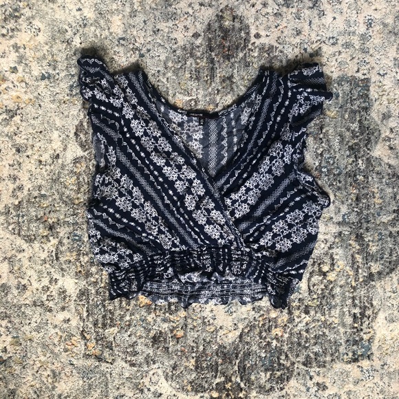 Love Culture Tops - Blue and White Floral Print Ruffle Sleeve Crop Top